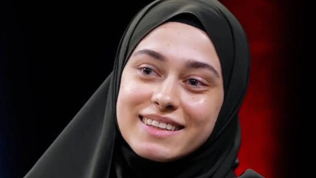 Kurtlar Vadisi ve Muhteşem Yüzyıl'da rol almıştı! Fatma Büşra Ayaydın tesettüre girdi: Film için gittiği camiden etkilenmiş 4